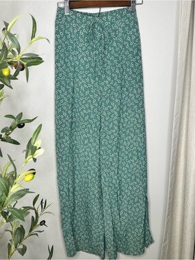 SHEIN Green Floral Pants Size XS